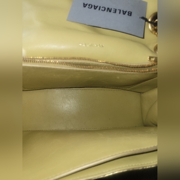 Authentic Balenciaga 2024 Crush Medium Chain Bag - Picture 11 of 11